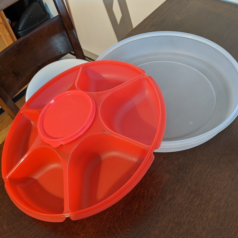 Tupperware Serving Center